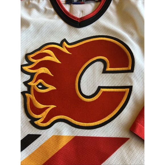 NHL Vintage CCM Calgary Flames Hockey Jersey Men's Small - Picture 3 of 12